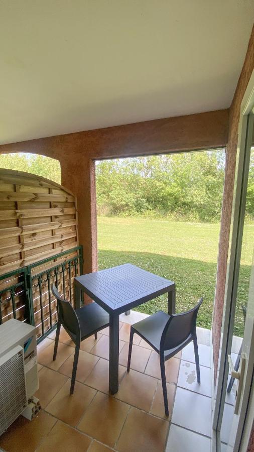 Joli Appartement 27M2 Oasis Provencale En Village Vacances En Camargue Arles Exterior foto