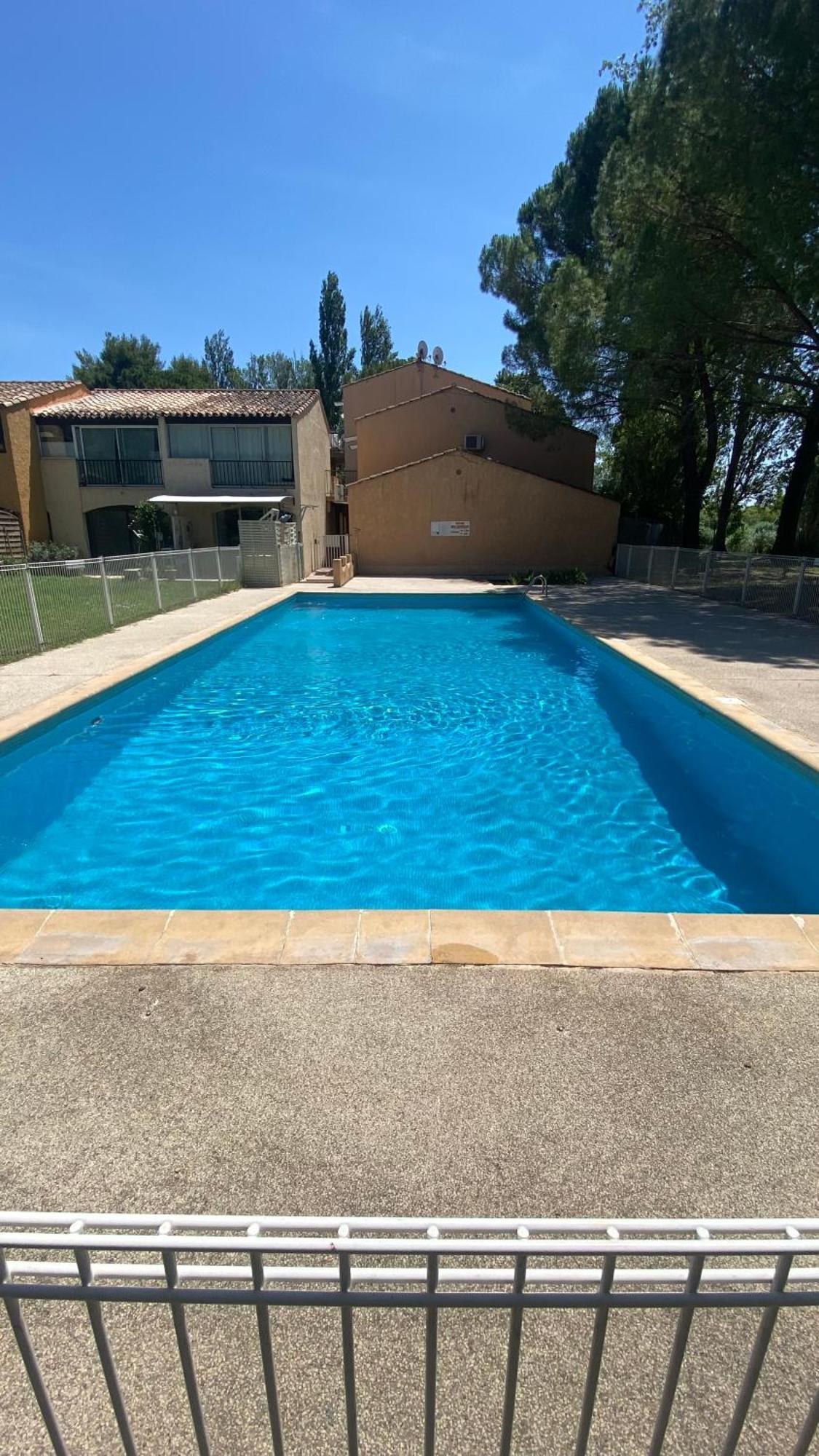 Joli Appartement 27M2 Oasis Provencale En Village Vacances En Camargue Arles Exterior foto
