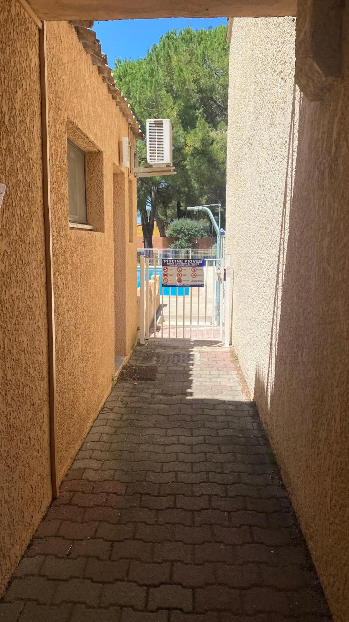 Joli Appartement 27M2 Oasis Provencale En Village Vacances En Camargue Arles Exterior foto